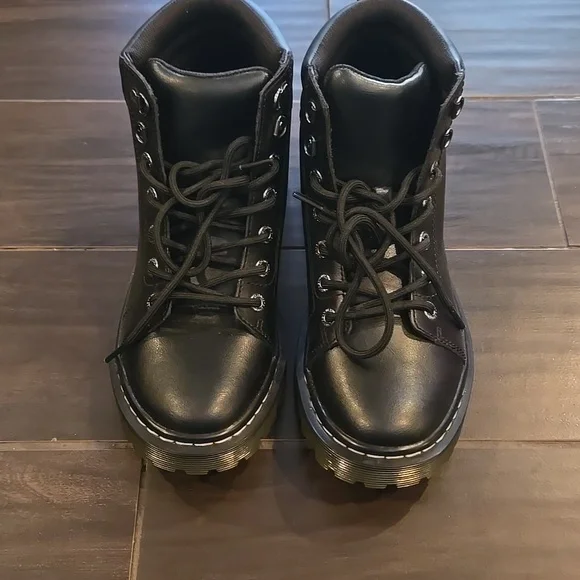 DR. Martens Faora Boots NWOT Sz USL 9 - Picture 7 of 10